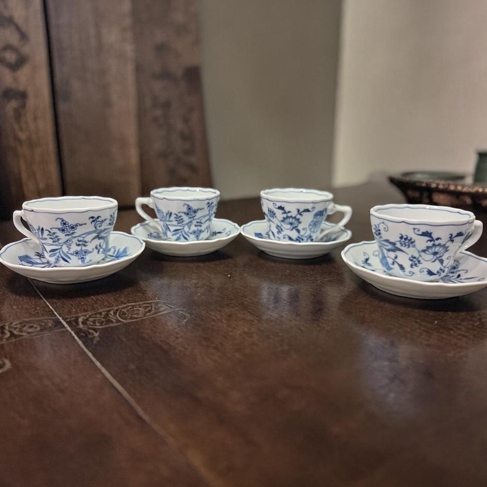 Blue Danube Onion Tea Cups & Saucers, Set of 4, Original Ribbon Banner Backstamp